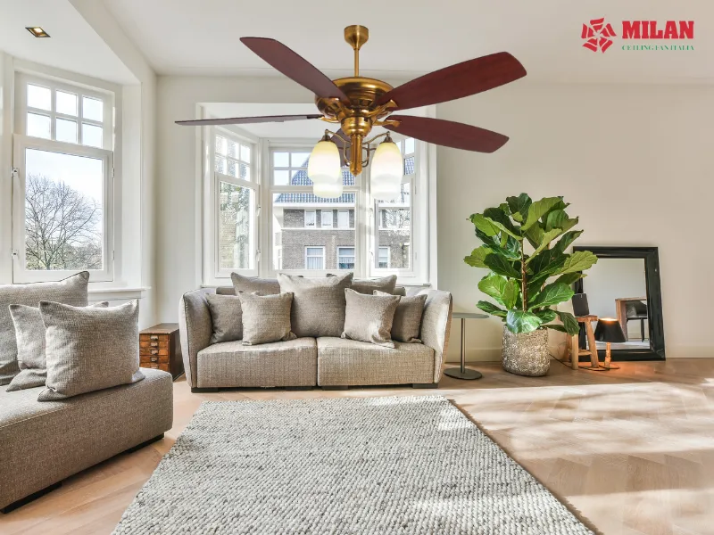 Quạt trần Italia sử dụng mặt bích lắt đặt an toàn, chắc chắn.